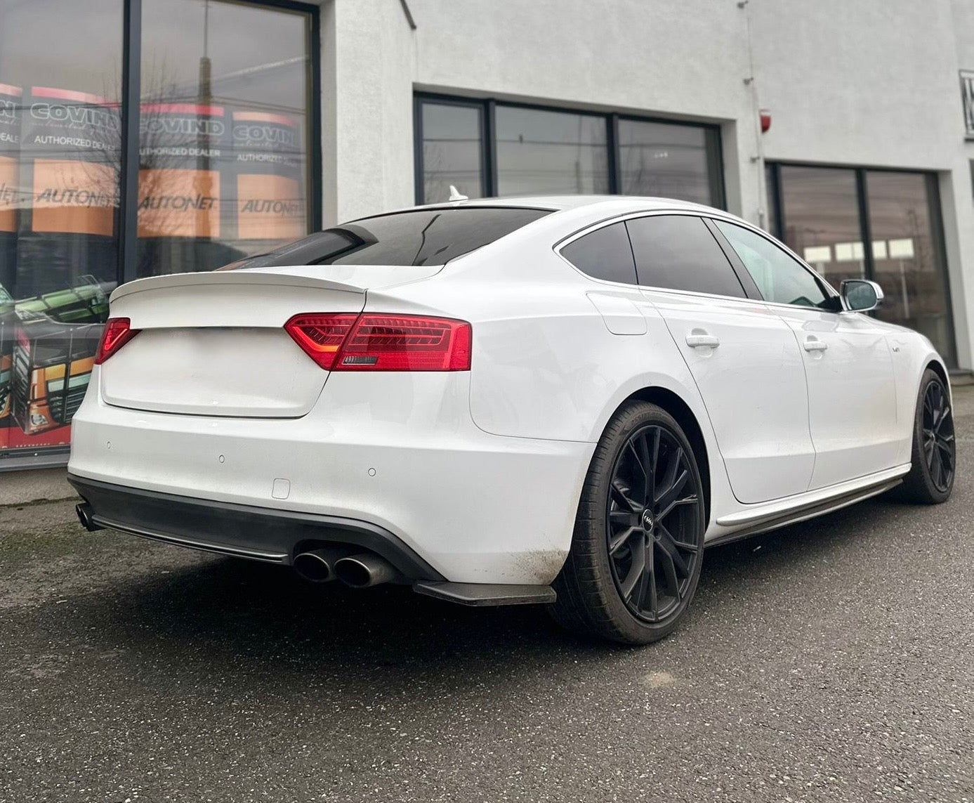 Prelungire praguri laterale compatibil Audi A5 B8 8T negru lucios