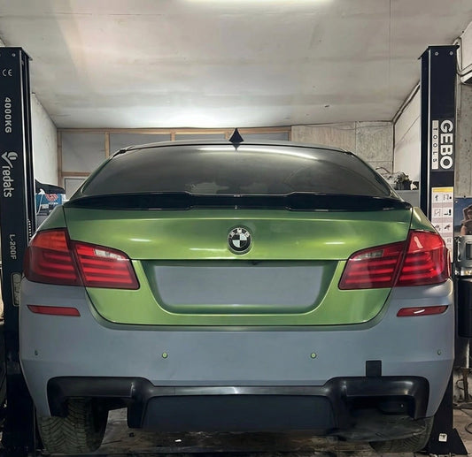 Bara spate M5 look compatibila cu BMW Seria 5 F10 (2010-2017)