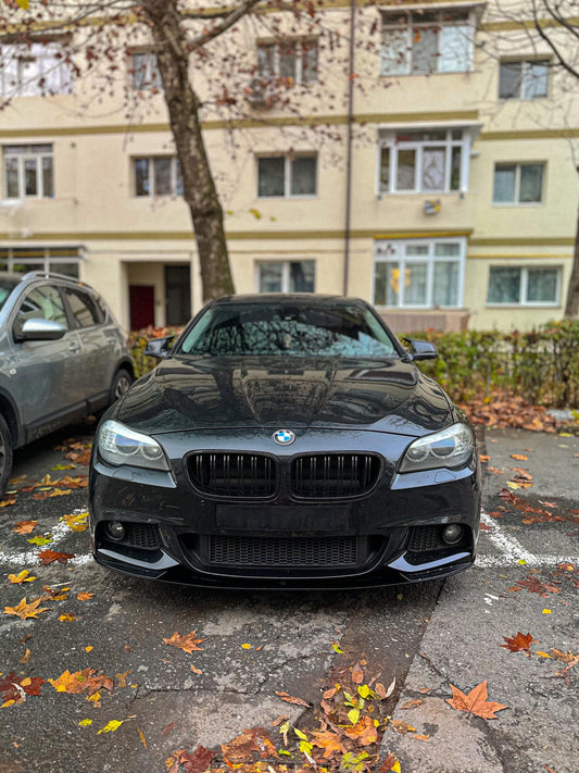 Lip prelungire bara fata M-Tech compatibil cu BMW Seria 5 F10 F11 (2011-2017) Negru Lucios