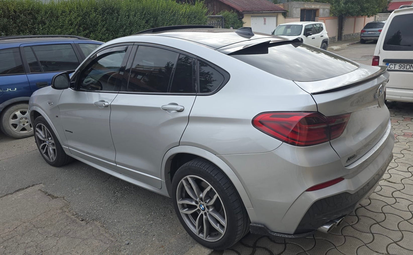 Eleron luneta model M4 compatibil cu BMW X4 F26(2014-2018) negru lucios