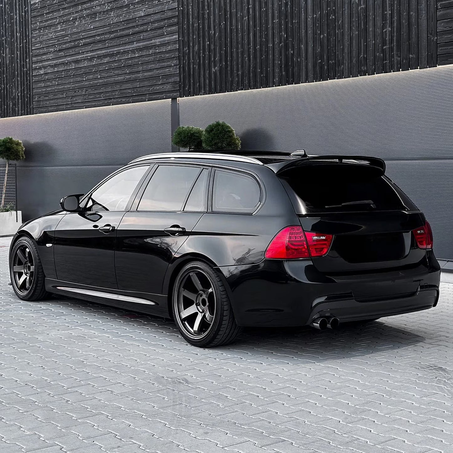 Eleron luneta compatibil cu BMW seria e91 combi(2005-2011) negru lucios
