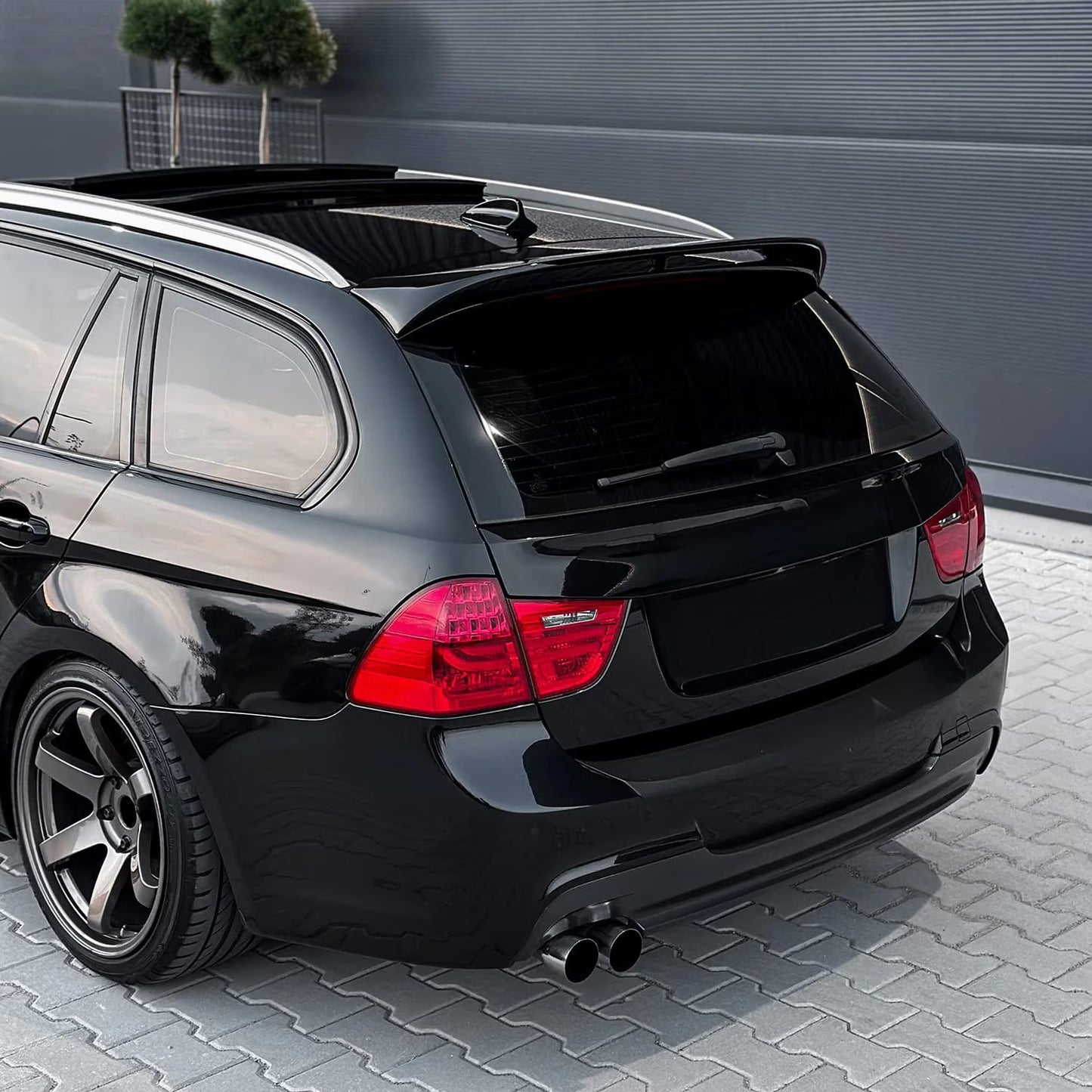 Eleron luneta compatibil cu BMW seria e91 combi(2005-2011) negru lucios
